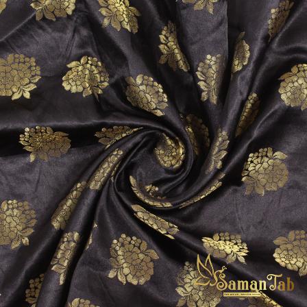 3 Golden Tips to Preserve Black Silk Fabric